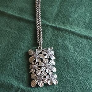 Daisy Cluster Silver Necklace